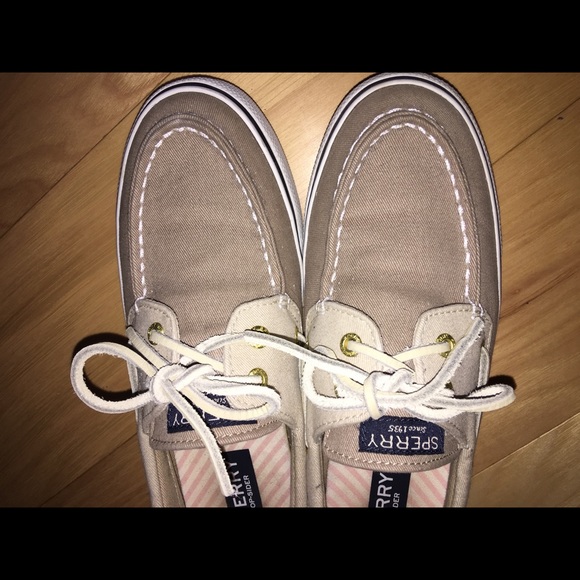 Quality women’s Sperry’s boat shoes - Picture 3 of 6